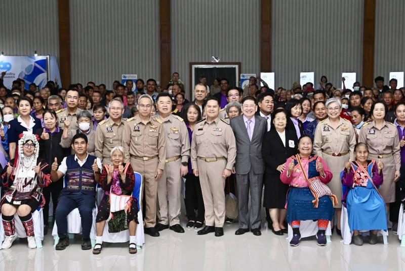 วราวุธ - พม. จับมือ �