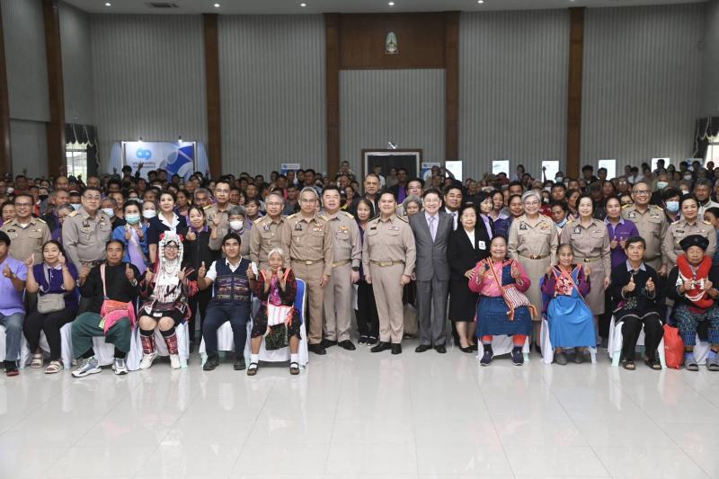 วราวุธ - พม. จับมือ �