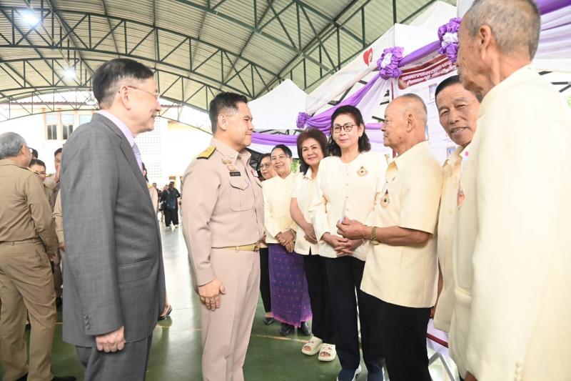 วราวุธ - พม. จับมือ �