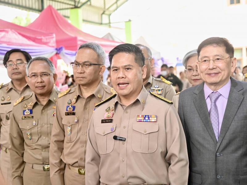วราวุธ เผย ครม. ไฟเ�