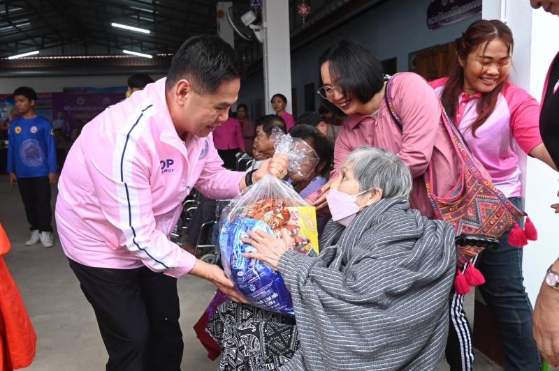 วราวุธ ชื่นชมเจ้า�