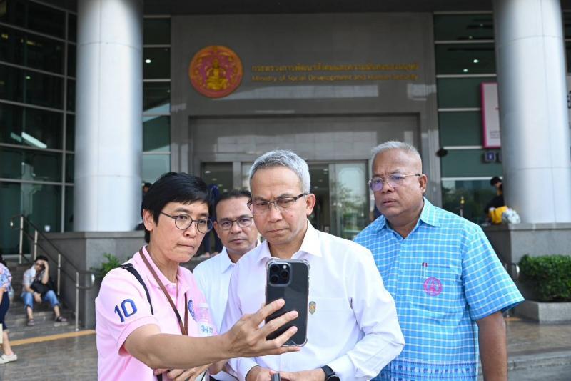 วราวุธ กำชับ ปลัด �