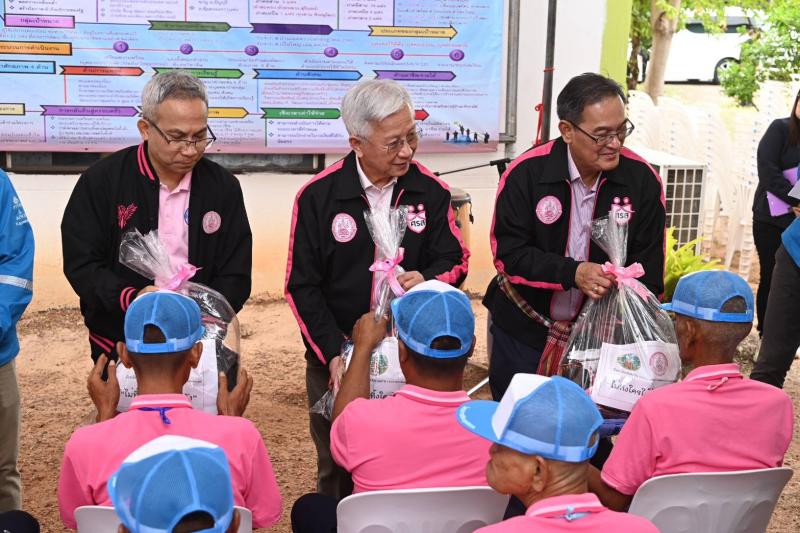 นิกร - ผู้ช่วย รมต.พ