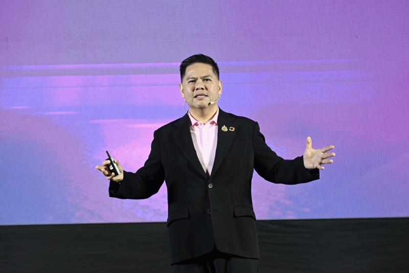 วราวุธ แถลงผลงาน พ
