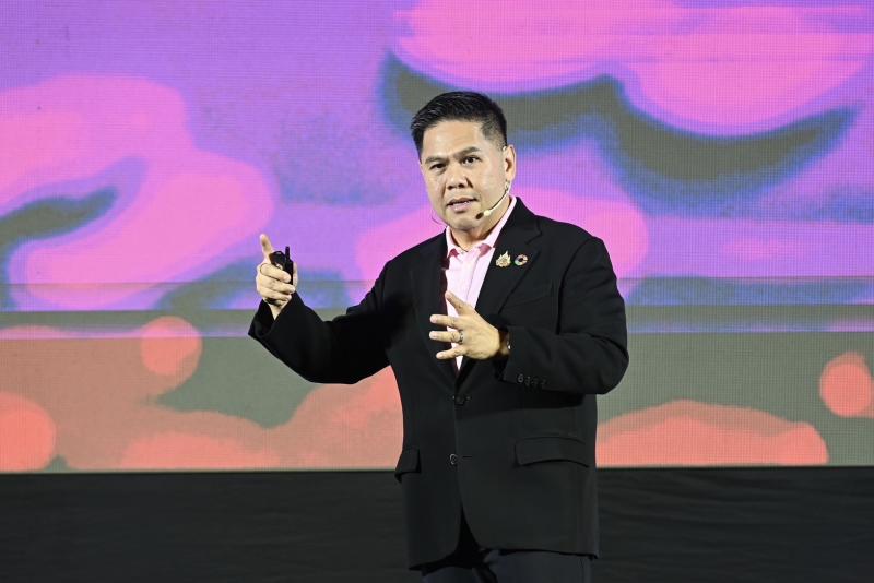 วราวุธ แถลงผลงาน พ