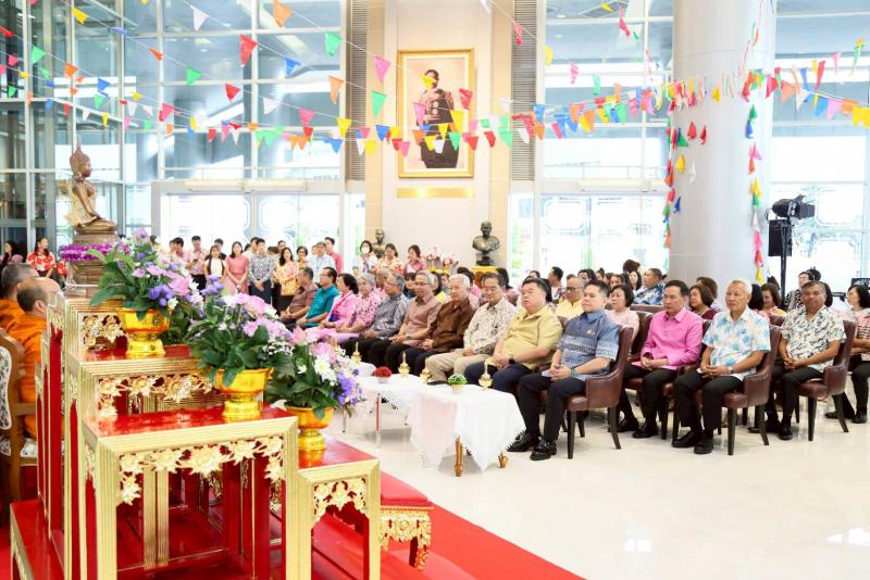 วราวุธ นำ ขรก. พม. ท�