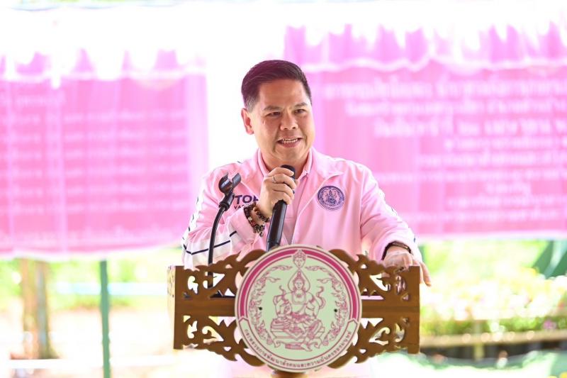 วราวุธ จับมือ พม. - �