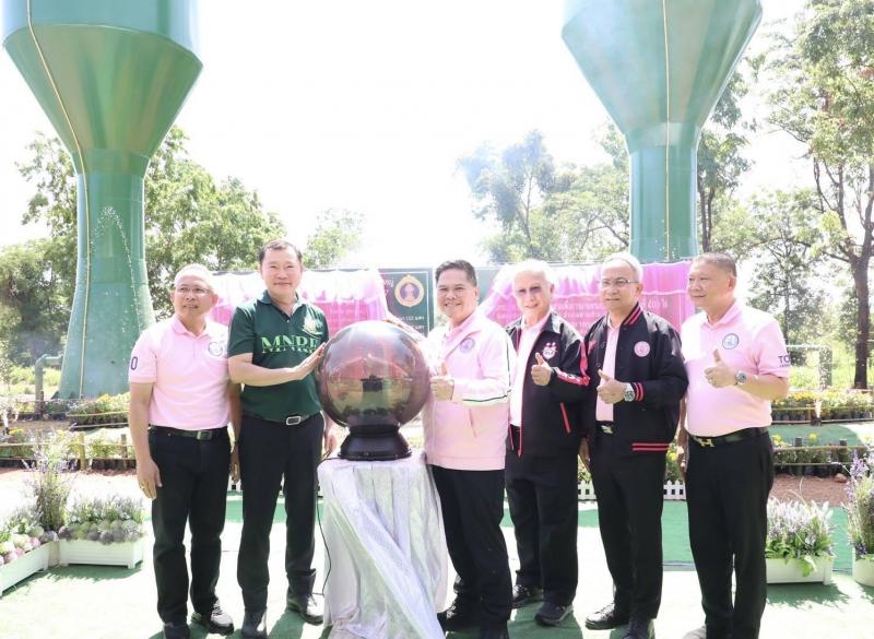 วราวุธ จับมือ พม. - �