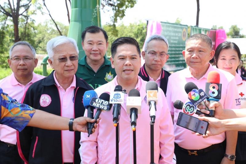 วราวุธ จับมือ พม. - �
