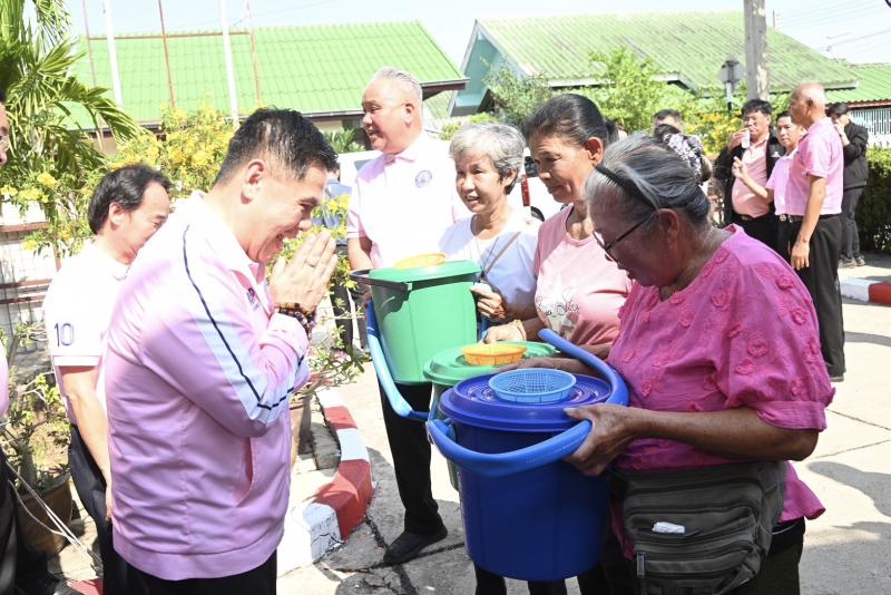 วราวุธ เยี่ยมบ้าน�