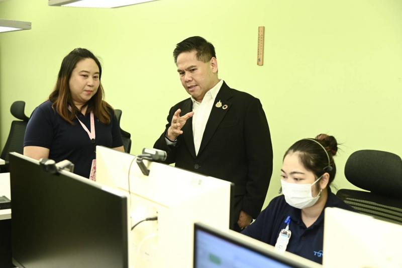 วราวุธ เยี่ยมชม ศู