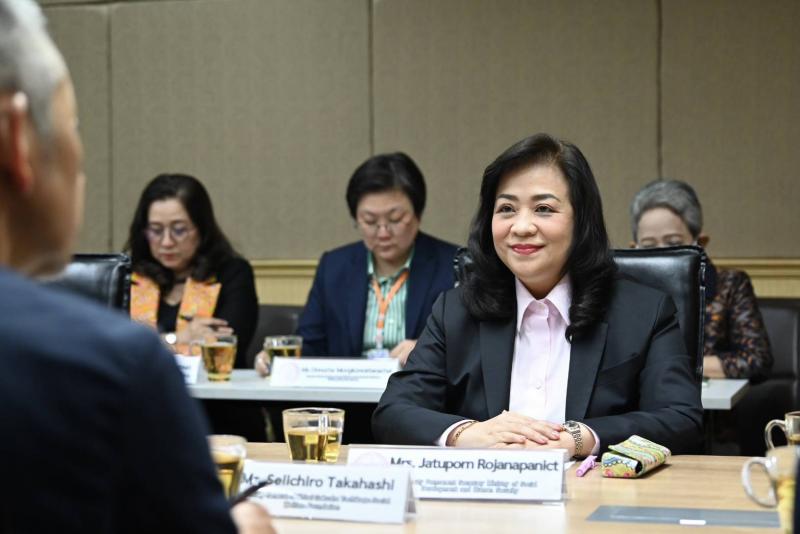 วราวุธ หนุน พม. พัฒ�