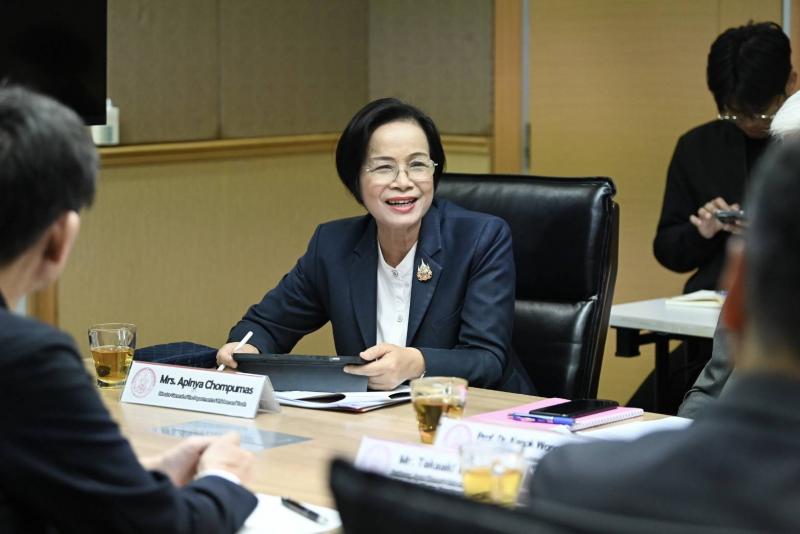 วราวุธ หนุน พม. พัฒ�