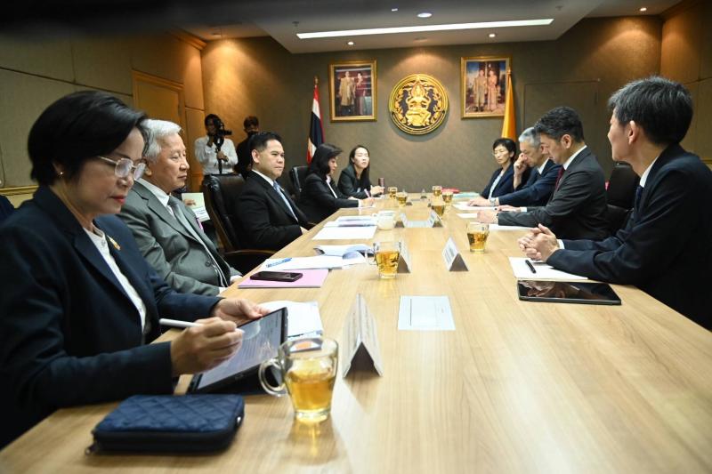 วราวุธ หนุน พม. พัฒ�