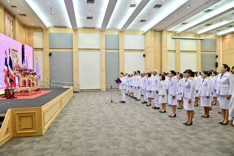 วราวุธ นำคณะผู้บร�