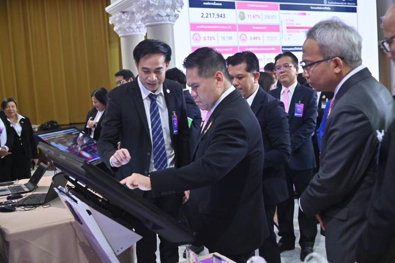 นายกฯ-ครม. สักขีพย�