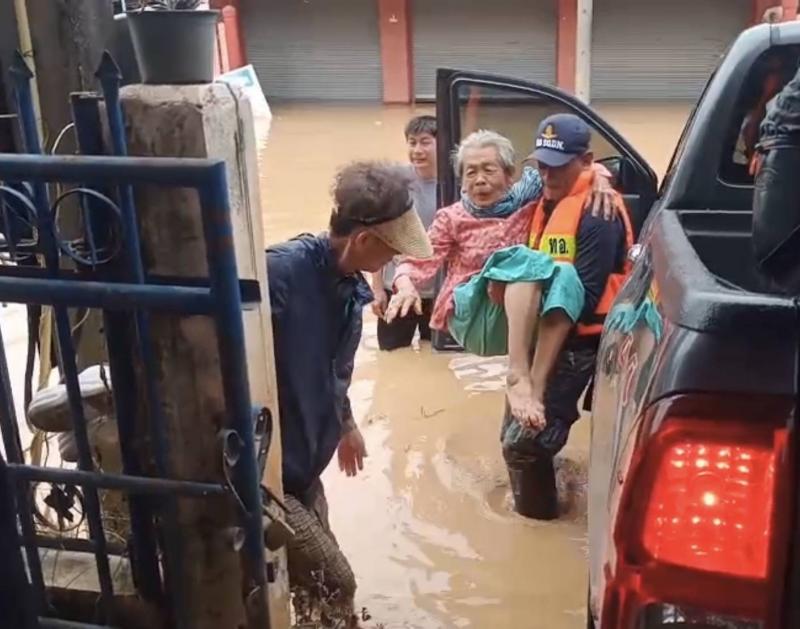วราวุธ เผย ทีม พม.เ�