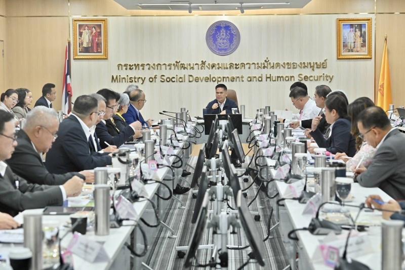 "วราวุธ" เผย พม. �