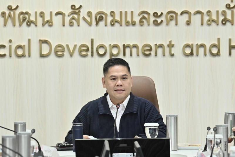 "วราวุธ" นั่งหั�