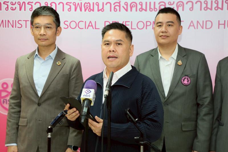 "วราวุธ" นั่งหั�