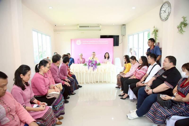 ปลัด พม. เปิดโครงก�