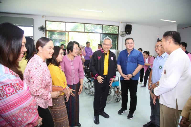ปลัด พม. ลงพื้นที่�