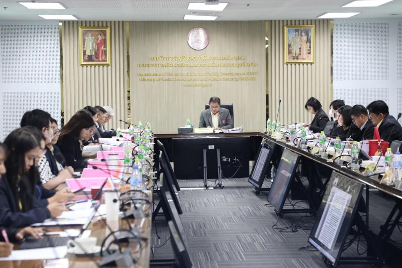 นายนิกร จำนง ประธา