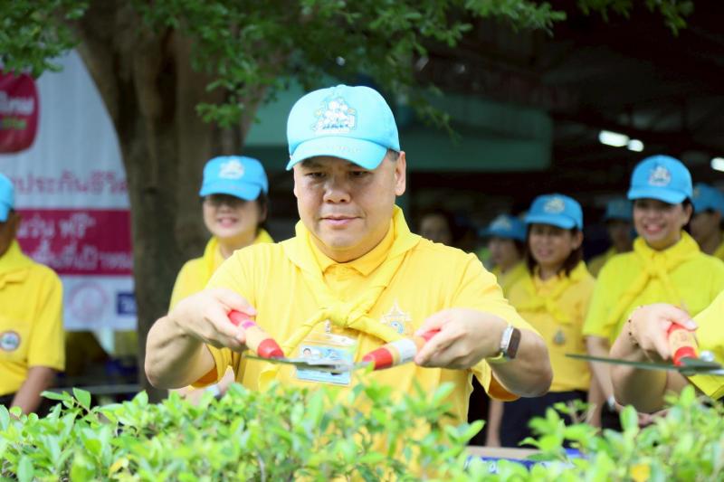 นายวราวุธ ศิลปอาช�