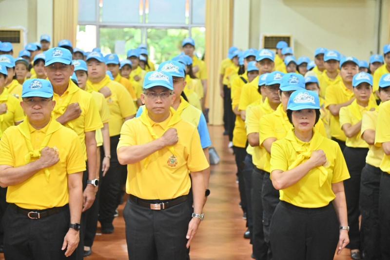 นายวราวุธ ศิลปอาช�