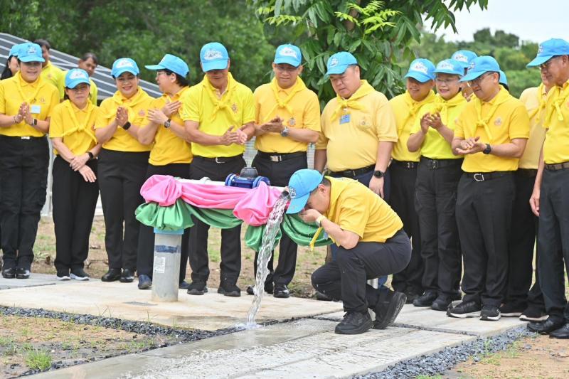 นายวราวุธ ศิลปอาช�