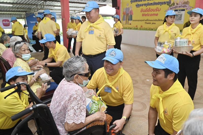 นายวราวุธ ศิลปอาช�