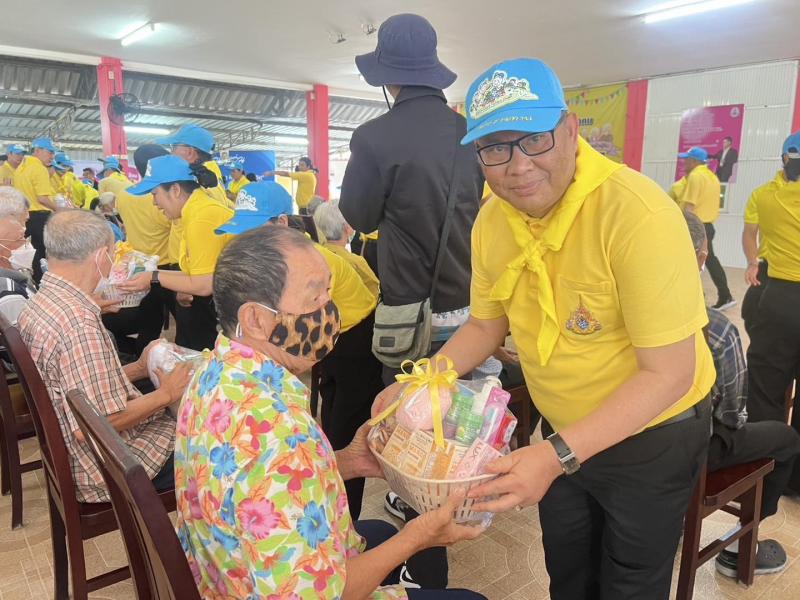 นายวราวุธ ศิลปอาช�