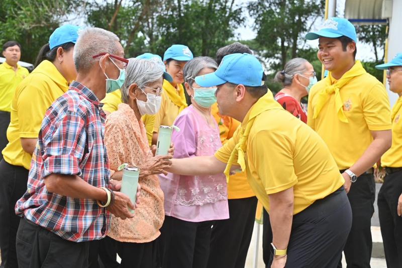 นายวราวุธ ศิลปอาช�