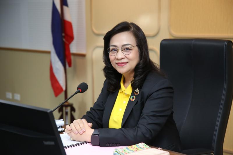 นางจตุพร โรจนพานิ�