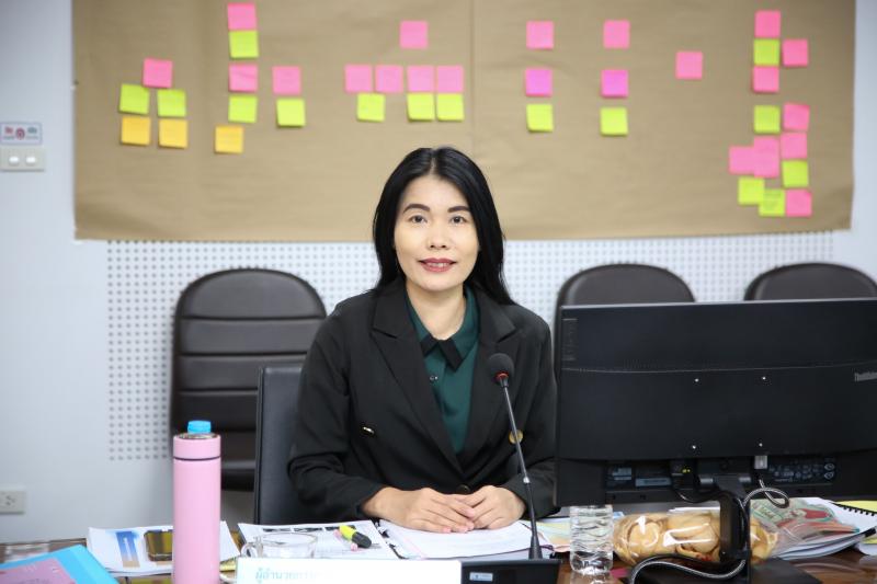 นางจตุพร โรจนพานิ�