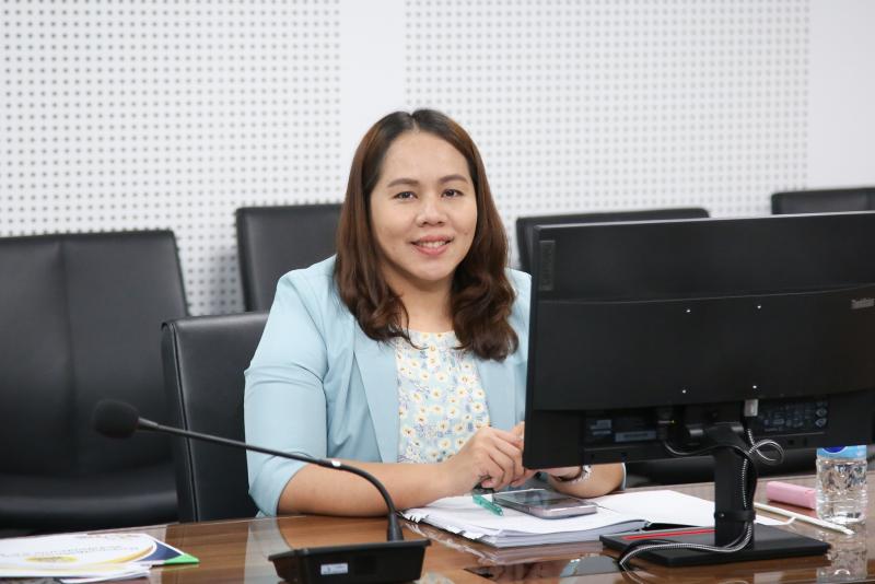 นางจตุพร โรจนพานิ�