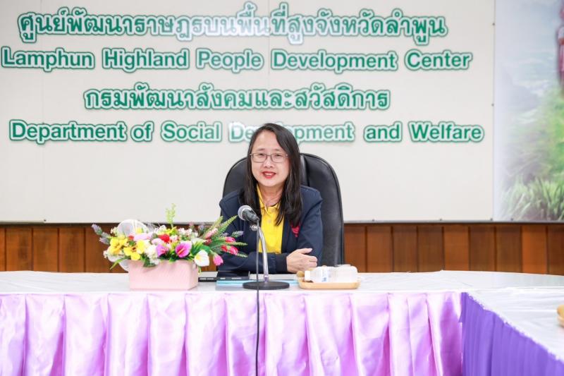 นางสาวนภาพร เมฆาผ�