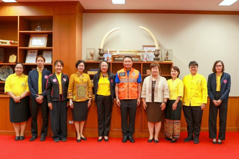 นางสาวนภาพร เมฆาผ�