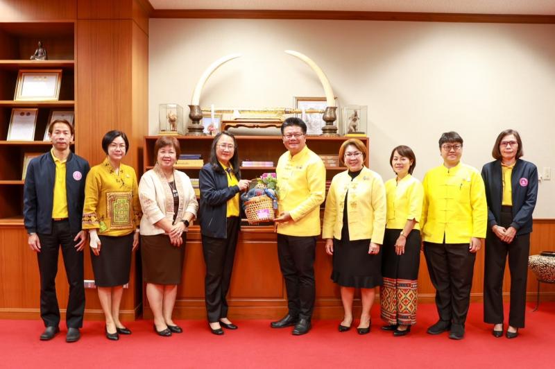 นางสาวนภาพร เมฆาผ�