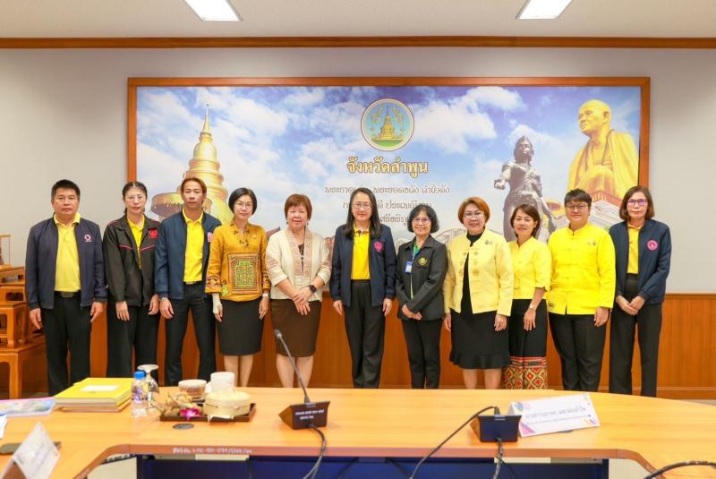 นางสาวนภาพร เมฆาผ�