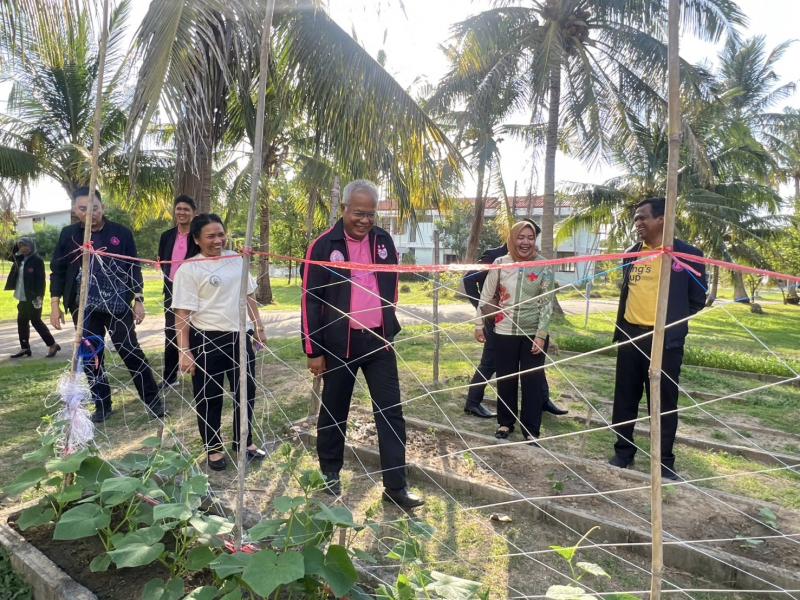 นายพิสิฐ พูลพิพัฒ�
