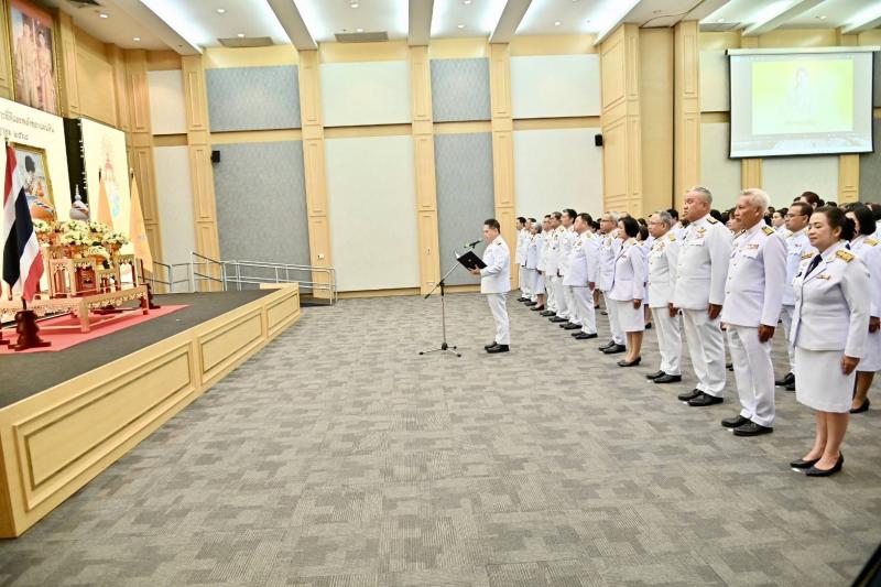 "วราวุธ" นำคณะผ�