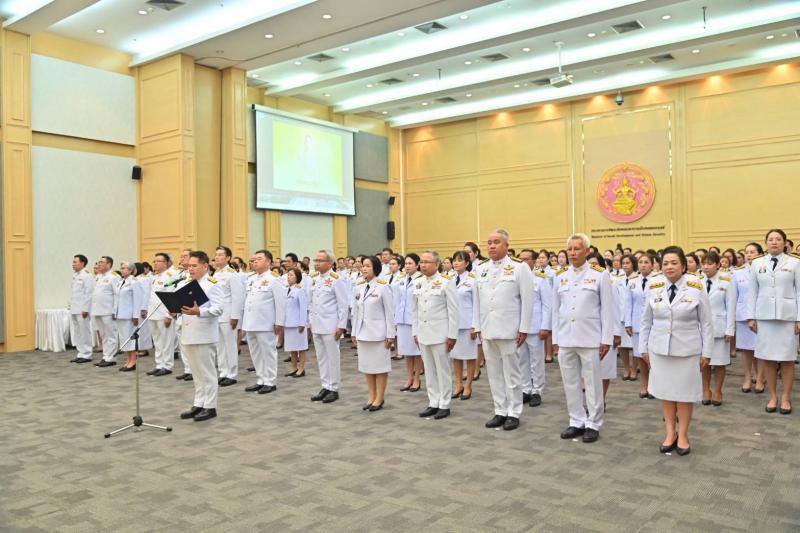 "วราวุธ" นำคณะผ�