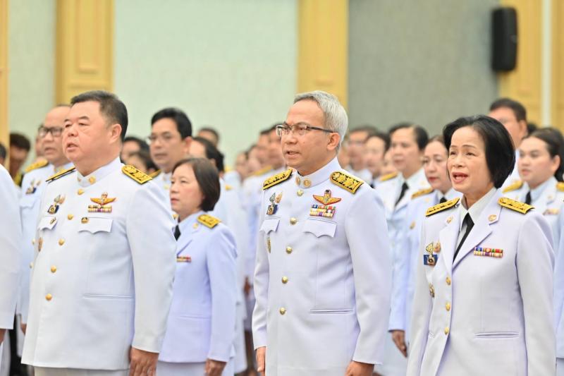 "วราวุธ" นำคณะผ�