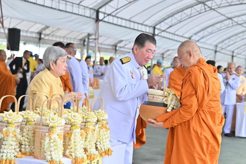 นายวราวุธ ศิลปอาช�