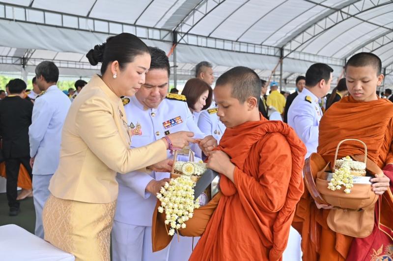 นายวราวุธ ศิลปอาช�