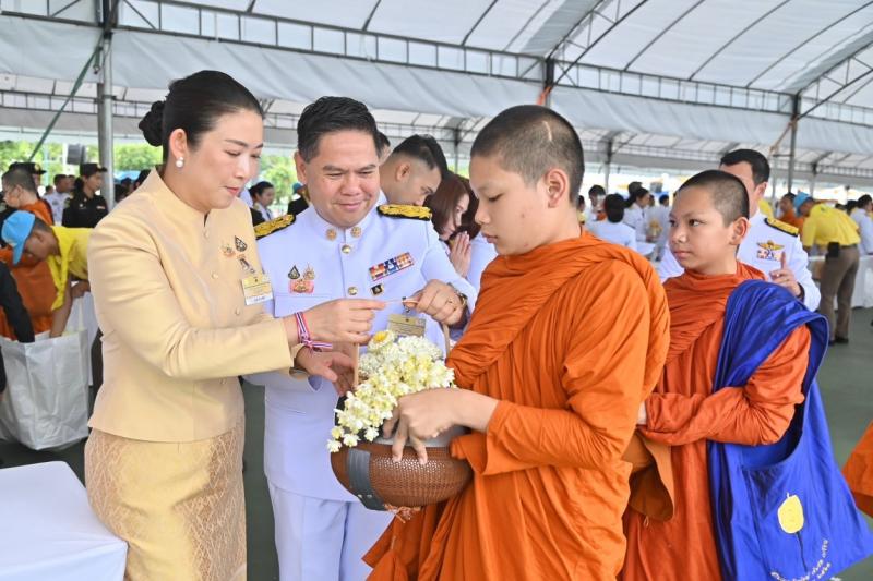 นายวราวุธ ศิลปอาช�