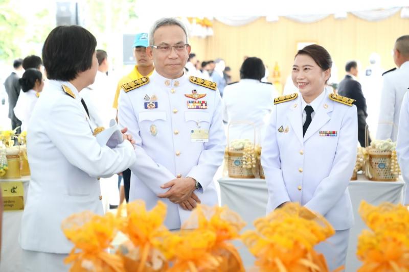 นายวราวุธ ศิลปอาช�