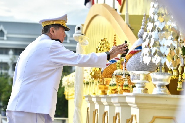 นายวราวุธ ศิลปอาช�