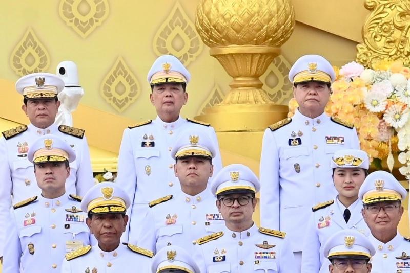 นายวราวุธ ศิลปอาช�